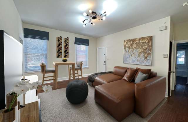 2528 POPLAR Street unit: 3 photos photos