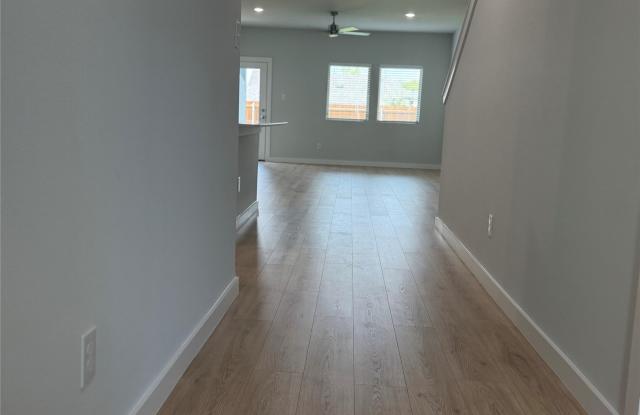716 Knox River Drive Gallery 2