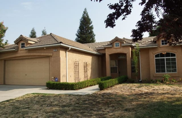 1085 E Hogan Avenue - 1085 East Hogan Avenue, Fresno, CA 93730