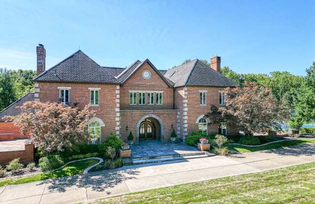 Luxurious 8 Bedroom 8 Bath Home on Private Road - 106 Stoney Camp Lane, Fox Chapel, PA 15238 Luxurious 8 Bedroom 8 Bath Home on Private Road - 106 Stoney Camp Lane, Fox Chapel, PA 15238