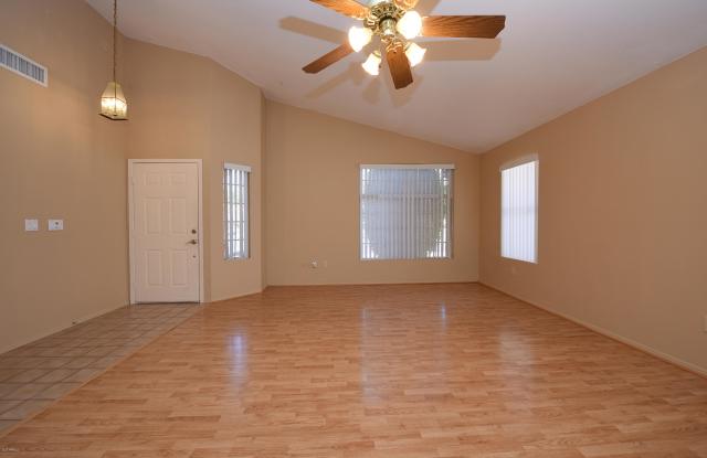 1953 E ROCKWOOD Drive Gallery 4