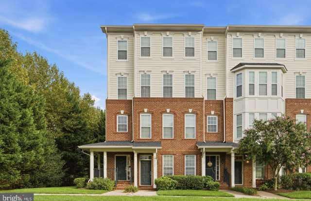 19201 WINMEADE Drive Gallery 1