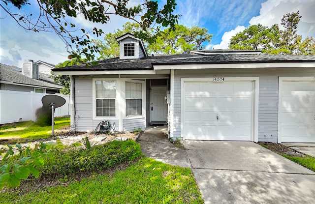 Beautiful Villa in the Conway Area 2/2 plus a Loft Gallery 3