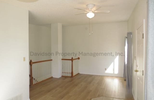 Cozy 3 Bedroom Unit in Old Colorado City Gallery 3