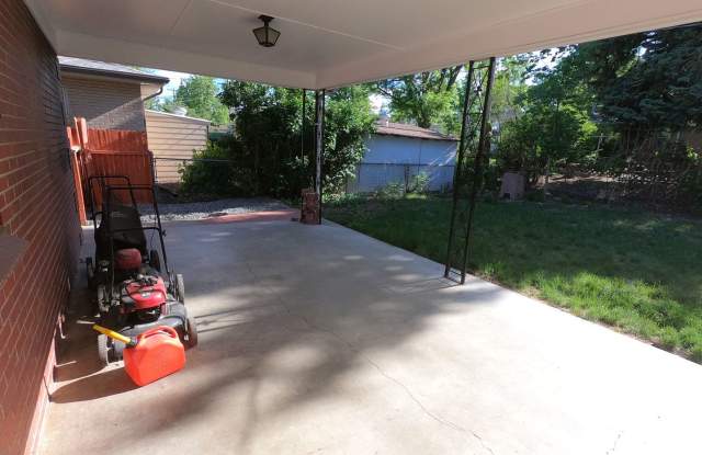 Beautifully remodeled 3 bed 2.5 bath house in Broomfield photos photos