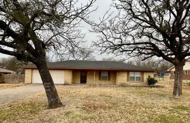 2608 Oaks Dr photos photos