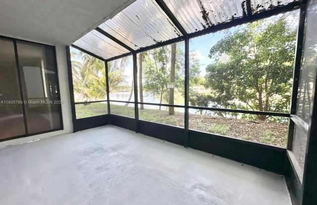 8305 SW 152nd Ave photos photos
