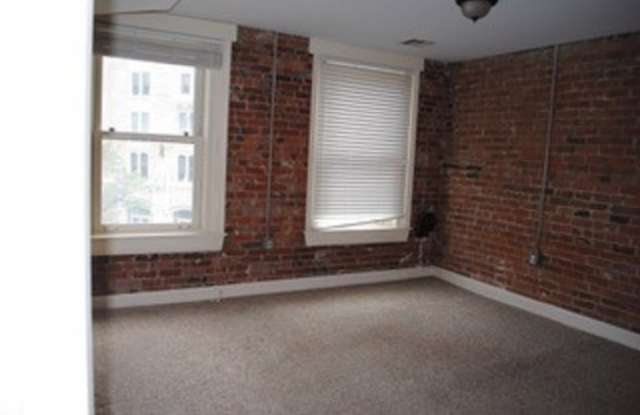 370 BROADWAY Gallery 3