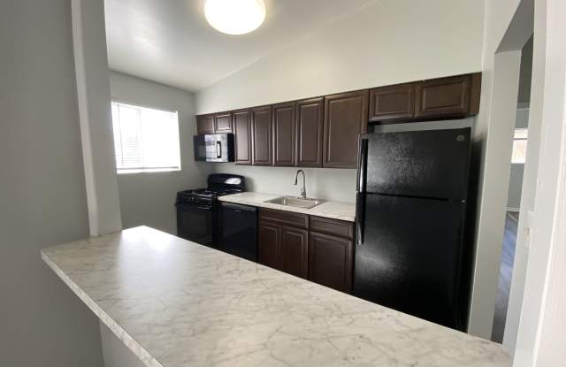 Fox Crossing Apartments Gallery 4