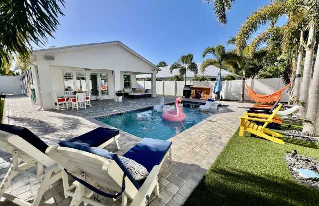 17722 Cinquez Park Road E photos photos