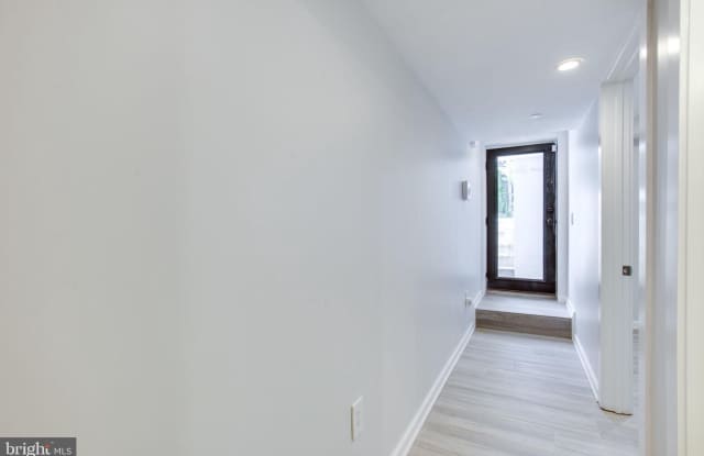 7 S STREET NW Gallery 3