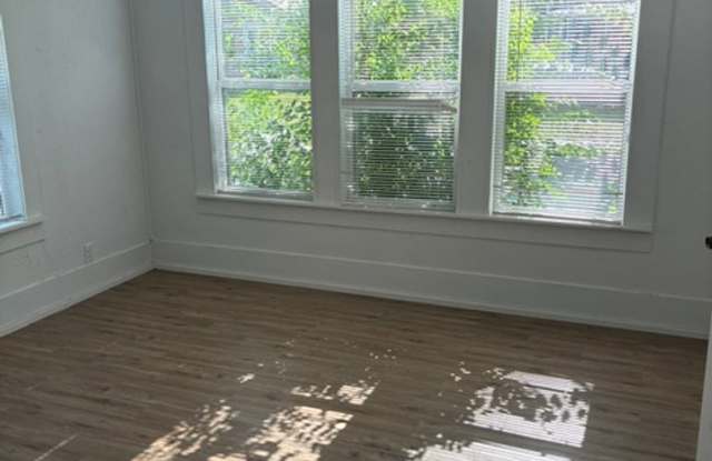 3905 Stuart St Gallery 4