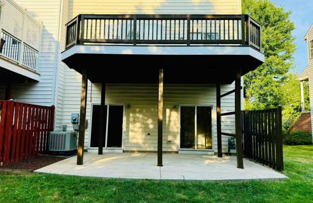 22551 MAISON CARREE SQUARE Gallery 4