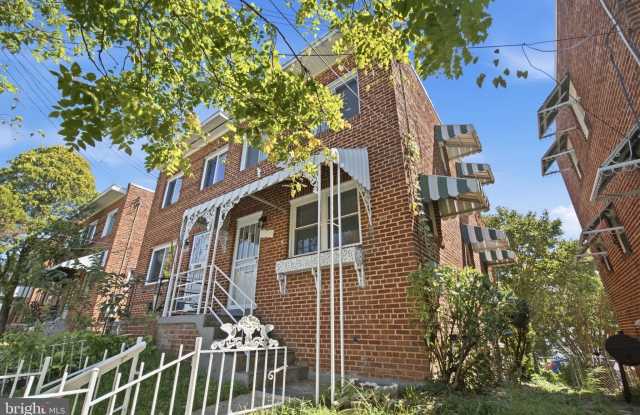 4229 FORT DUPONT Terrace SE Gallery 3