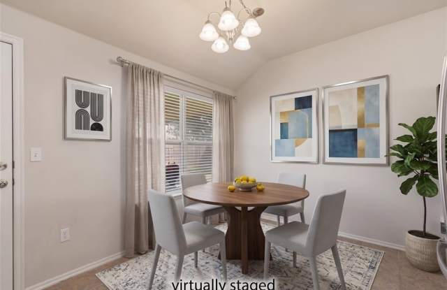724 Eastview Court Gallery 3