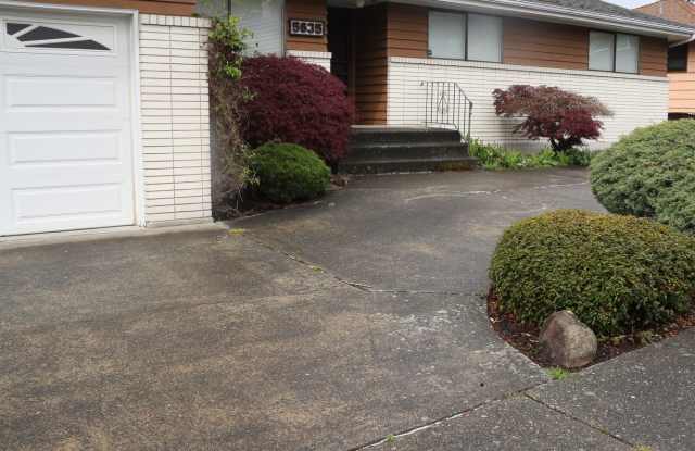 5635 47th Ave SW Gallery 3