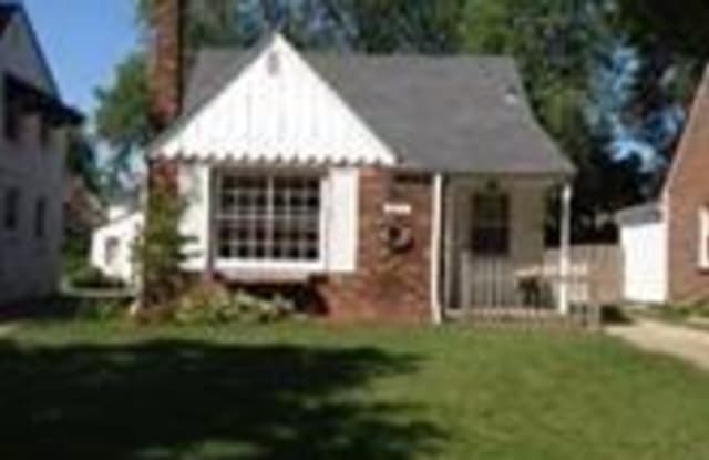1890 OXFORD Road - 1890 Oxford Road, Grosse Pointe Woods, MI 48236