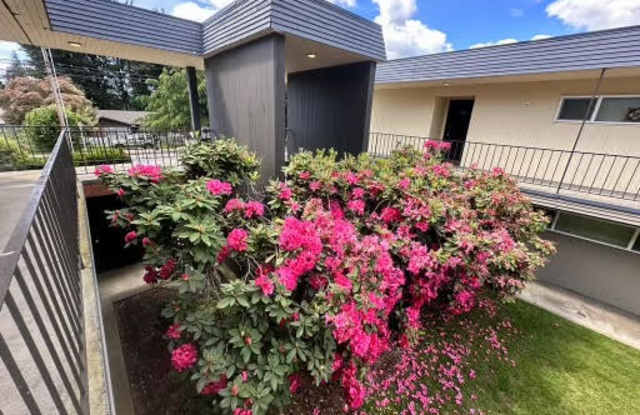 Fiesta Manor - 7111 47th Avenue Northeast, Marysville, WA 98270