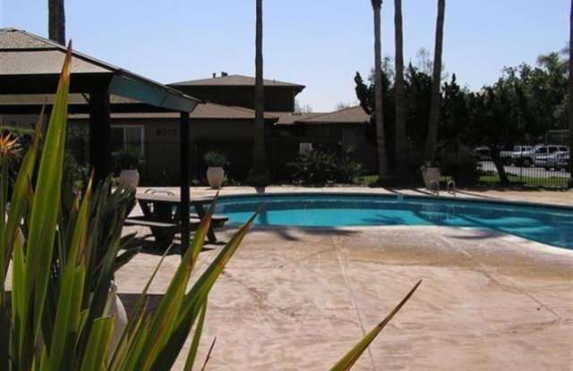 Great Upstairs 2BD/1BA Condo, Community Pool, 1 Covered Parking. photos photos