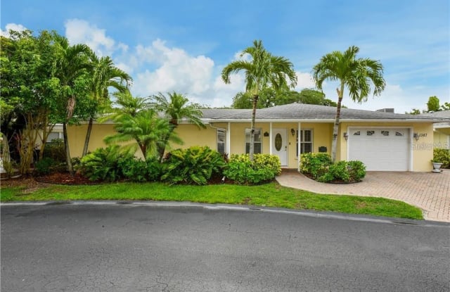 1387 MOONMIST DRIVE - 1387 Moonmist Drive, Siesta Key, FL 34242