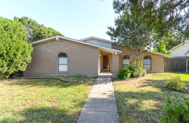 You do not want to miss out on this Plano home! - 821 Stone Trail Drive, Plano, TX 75023