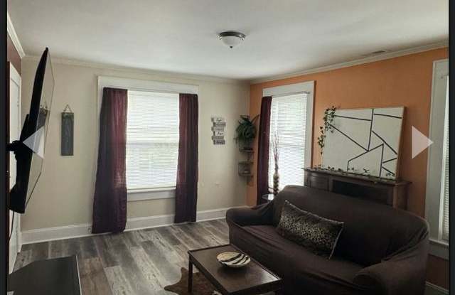 Room in 2 Bedroom Home at Kerr St NW photos photos