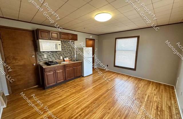 501 Hubbard Street Northeast - 501 Hubbard Street Northeast, Grand Rapids, MI 49525