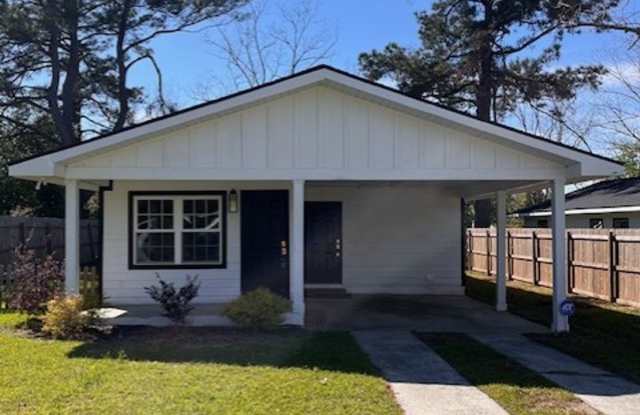 Charming cottage in Nashville, GA photos photos