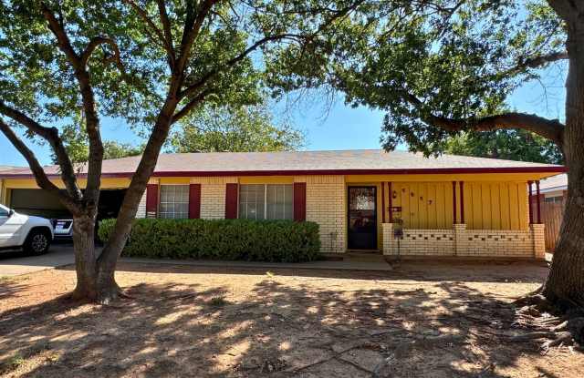 Wonderful 3 Bed 2 Bath 2c Garage in University Park! Gallery 1