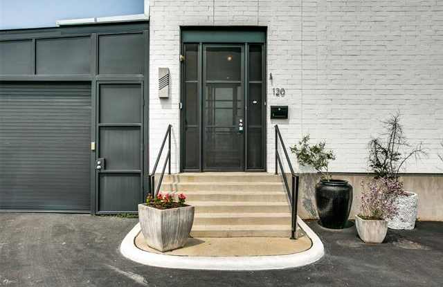 2292 Vantage Street Gallery 3