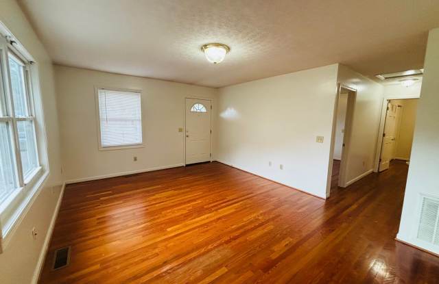 3 Bedroom 2 Bathroom Townhouse Gallery 4