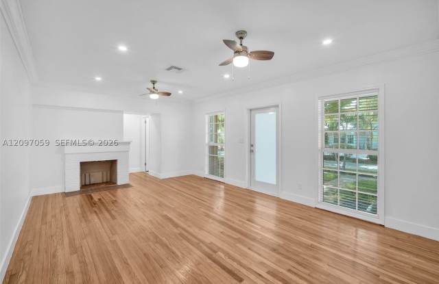 450 NE 15 AVENUE Gallery 3