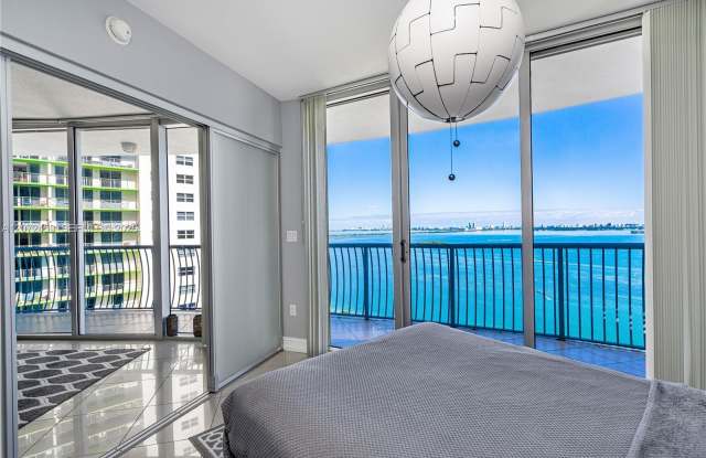 1750 N Bayshore Dr Gallery 2