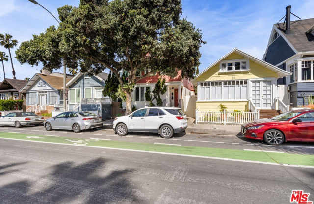 129 Ocean Park Boulevard Gallery 2
