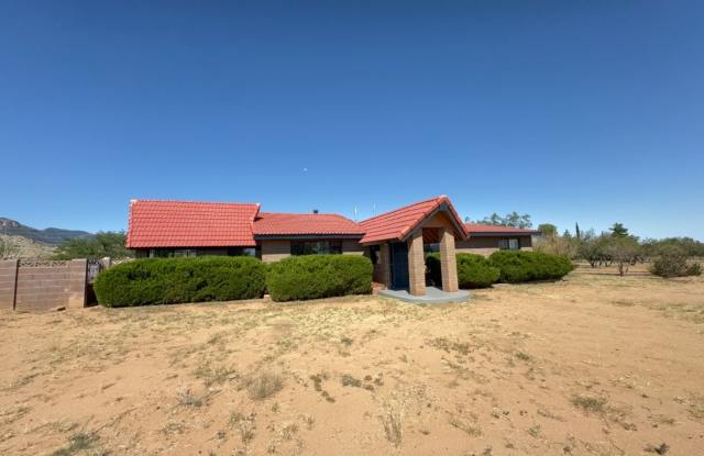 Beautiful 3 bedroom House with Mountain Views Gallery 3
