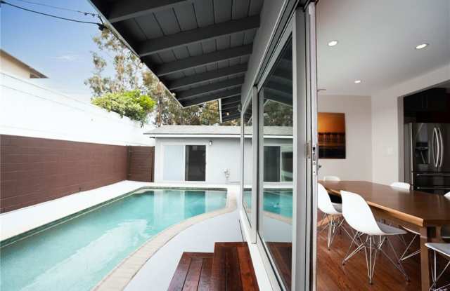 460 Chabela Drive Gallery 4