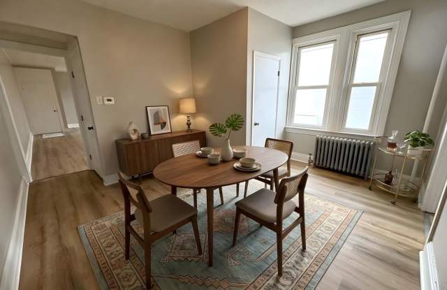 Renovated Large Five Bedroom 1.5 Bathroom In York! photos photos