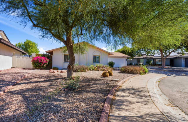 Updated South Scottsdale Gem Near Old Town – No HOA! photos photos