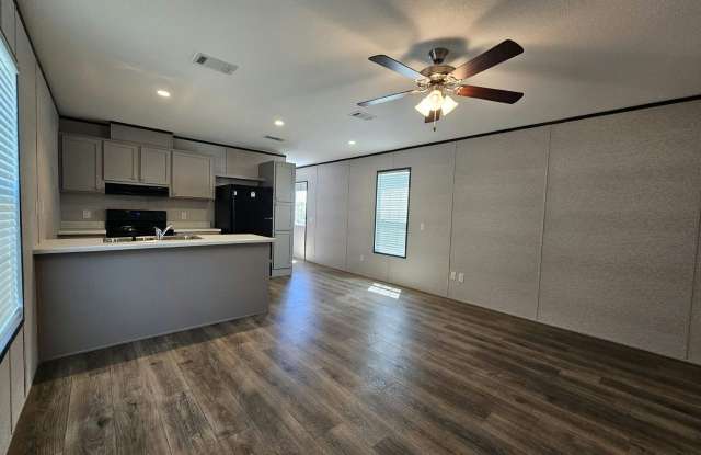 511 Suwanee Drive Gallery 2