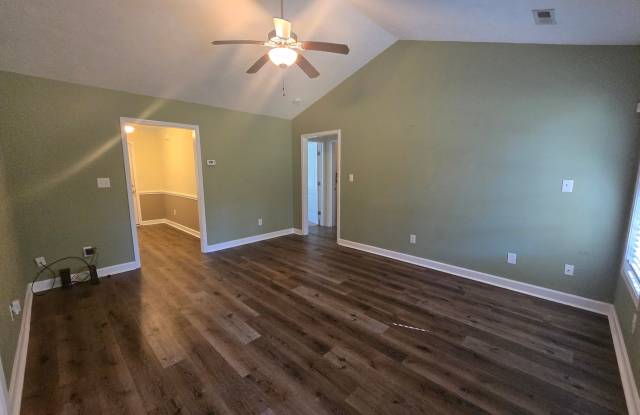New Listing!!! Gallery 4