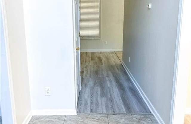 570 Sterling Pointe Court Gallery 3
