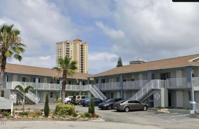 432 Auburn Drive - 432 Auburn Drive, Daytona Beach, FL 32118