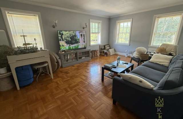 312 Washington St. - 312 Washington Street, Wellesley, MA 02481