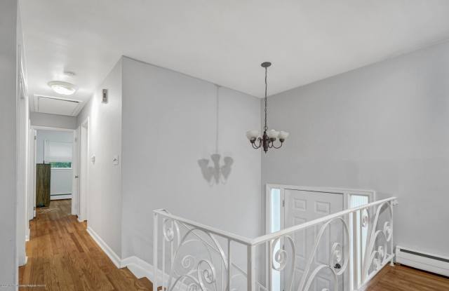200 Oakhurst Road Gallery 3