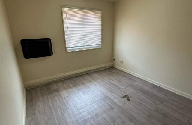 7521 S Coles photos photos