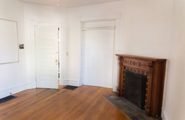 Prime 5 Bedroom in Dinkytown close to the U of M! Gallery 4