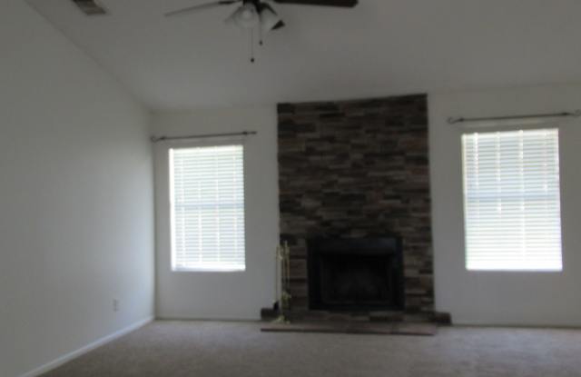 Nice 4 Bedroom + Den Home With Pool In AHWATUKEE! Gallery 4