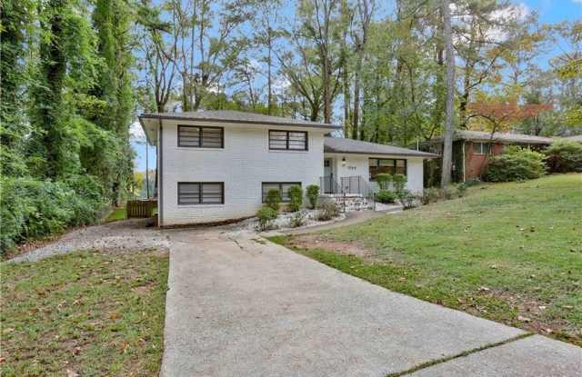 1344 Midlawn Drive - 1344 Midlawn Drive, Belvedere Park, GA 30032