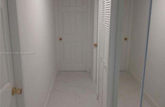 8405 NW 8th St photos photos