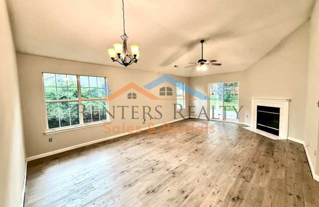 Beautiful 3-Bedroom Home in Madison’s Highly Desired Bob Jones High School District Gallery 4